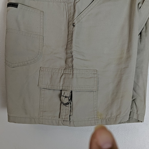 *. Shorts - Picture 6 of 11